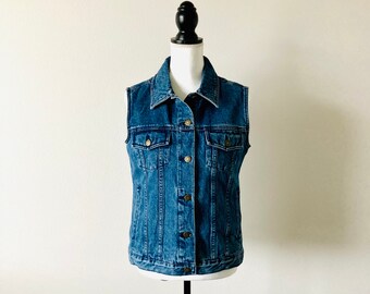 1990’s Blue Jean Jacket / Vintage Denim Button Biker Chic Moto Jacket Vest “Cabella’s” Size Medium