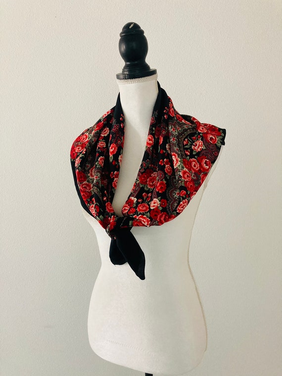 Vintage Red Rose Scarf / 1980’s Large Style Squar… - image 5