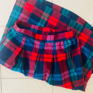 Pendleton Wool Skirt / Vintage 1980’s Red Green Blue Plaid Winter High Waist Tartan Pleated MIDI Skirt Size Small