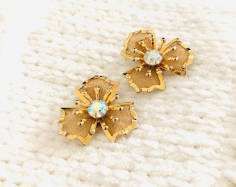 Golden Floral Earring Set / Vintage 1950’s Flowers Gold Mod Fancy Rhinestone Clip On Earrings Costume Jewelry