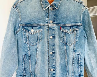 Y2K Levi Blue Jean Jacket / RARE Vintage Light Wash Denim Coat Gender-Neutral Size M-L "Rock and Roll"