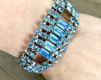 1950s'　bluecolor　rhinestone　bracelet Vintage 1950s Blue Rhinestone Bracelet | Cobalt & Sky Blue