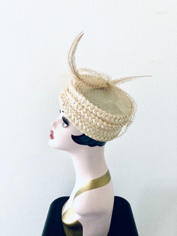 Vintage 1960’s Pillbox Hat / Womans Beige Tan Cel… - image 4