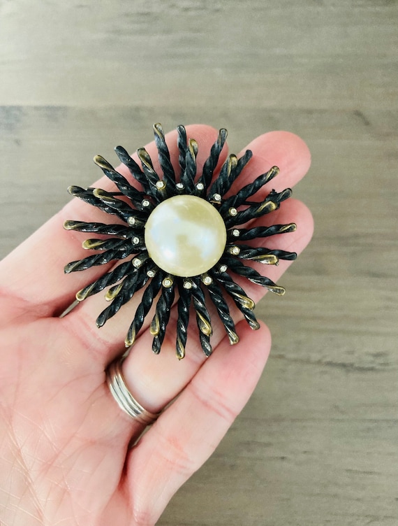 Vintage Brooch Jewelry Pin / Faux Pearl Beaded Vi… - image 2