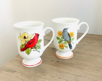 2pc Set Bird Coffee Mugs / Vintage Red Cardinal Finch “Bird Watching” Retro 1970’s Drink Cups