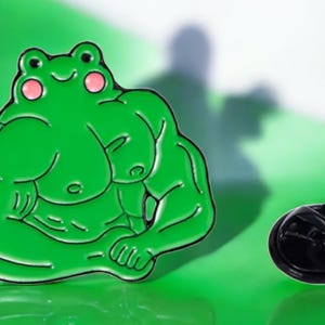 Cute Cartoon Green Frog Enamel Brooch, Funny Muscular Man Lapel Pin, Badge for Backpack, Clothing & Hat Accessories