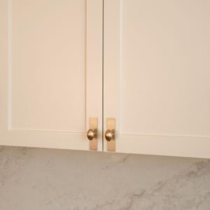 バックプレート付きソリッドブラスオーバルノブ | エッグノブ | 真鍮長方形バックプレート | ヴィンテージブラスキャビネットハンドル | ポリッシュニッケルオーバルエッグノブ