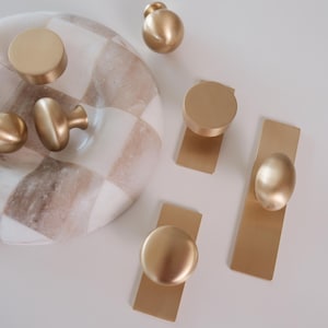 Lennox Knob| Solid Brass Cabinet Knob with backplate, Heritage Brass and Brushed Brass | Kitchen Bathroom Mudroom Dresser Furniture Handles image 14