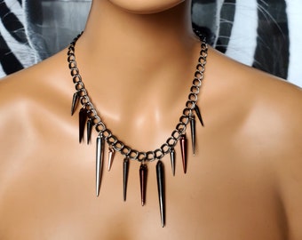 Gunmetal Kette, mit kupfernen, schwarzen und silbernen Metallspikes in asymmetrischem Design. OOAK Unikat, BOHO CHIC, punk, goth, rave