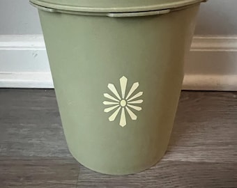 Vintage Tupperware Avocado Green Nesting Container Kitchen Storage 809-5 w/lid