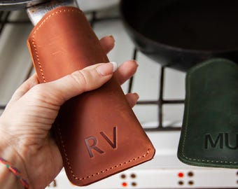 Leather skillet handle cover, Long pot handle cover, Skillet handle case, Iron skillet handle cover, Skillet handle holder, Hot handle cover