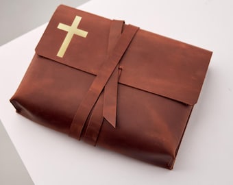 Monogrammierte Lederbibelhülle, handgefertigte Bibelhülle, Bibelschutzhülle, gravierte Bibelhülle Männer, Lederbibelhülle