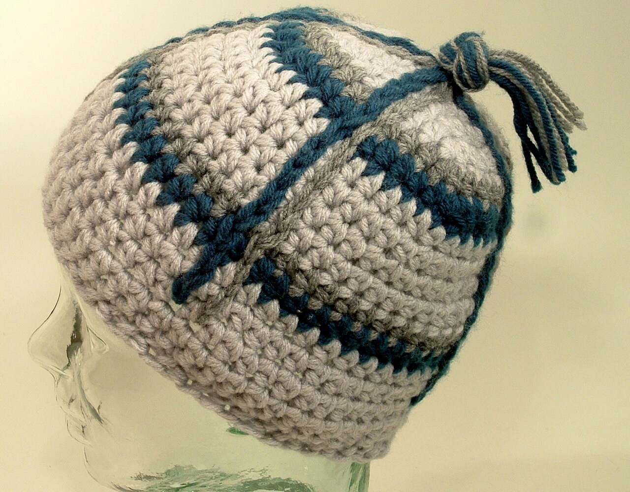 Mens Small Beanie Hat Gray Tassel Top 