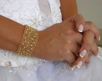 Gold Cuff  Bracelet, Bridal Pearl Cuff, Wedding Pearl Bracelet,  Wedding Bracelet Cuff, Pearl Gold Bracelet, Gold Staement Bracelet