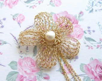 Crochet Flower Brooch, Fresh Water Pearl, Gold filled Wire Flower Brooch