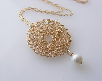 Gold Round Necklace, Crochet Goldfilled, Pearl Pendant, Bridal Pendant, Wedding Jewelry, Crochet Wire Jewelry