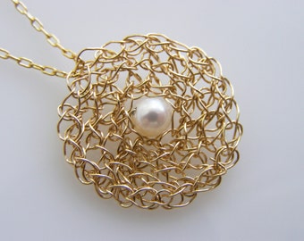 Bridal Pendant,  Goldfilled Wire,  Freshwater Pearl Circle Pendant