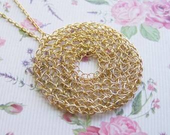 Crochet Pendant, Goldfilled Wire Circle Necklace