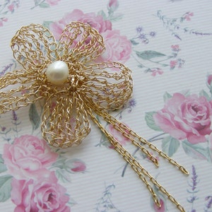 Crochet Flower Brooch, Fresh Water Pearl, Gold filled Wire Flower Brooch image 2