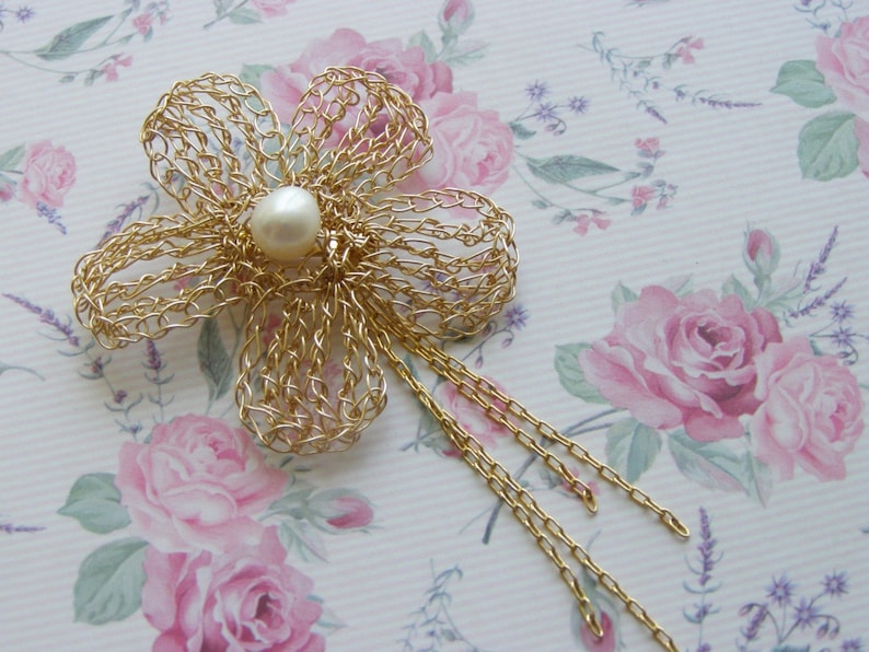 Crochet Flower Brooch, Fresh Water Pearl, Gold filled Wire Flower Brooch image 2