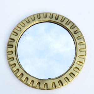Vintage houten Sunburst-wandspiegel - glas 25 cm - MCM Retro goudvergulde spiegel uit de jaren 80 in Sun Burst-stijl