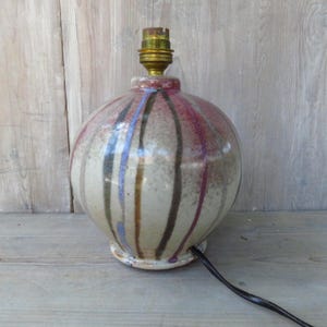 Catherine i Bruce Gould - Lampa stołowa z kamionki w paski w stylu vintage, ręcznie robiona, gres francuski bretoński