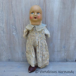 Antica bambola francese di cartapesta - circa anni '10-'20, giocattolo francese - Necessita di riparazioni TLC - Oggetto da collezione