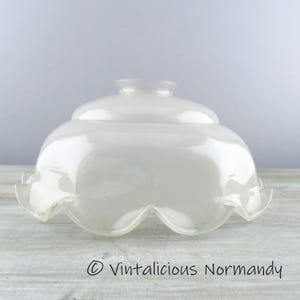 Abat-jour vintage français en verre dépoli blanchi pour suspension - abat-jour mouchoir du milieu des années 1950 - objet de collection -