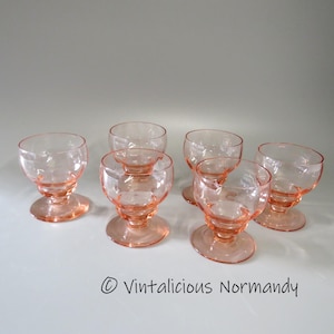 Vintage Franse roze borrelglaasjes - Set van 6 handgemaakte Rosaline-likeurglazen met drankje uit de jaren 1930 - Collectible Item -