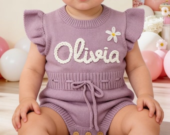 Hand bestickt Name Baby Mädchen Strampler, erste Geburtstag Outfit, lila stricken Strampler, Smash Cake Kleid, bestickter Strampler, Baby Geschenke für Mädchen