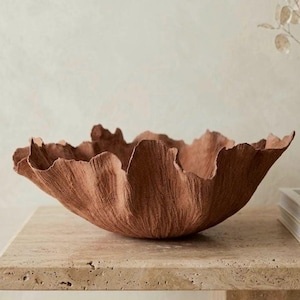 Ciotola in ceramica Wabi Sabi extra large, 36 cm, scultura in argilla scura realizzata a mano.