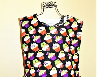 Fun Kitchen Cobbler Lined Apron Smock Halloween Cupcakes Handmade for Kitchen Cleaning Craft Activities Excellent Clothing Protector