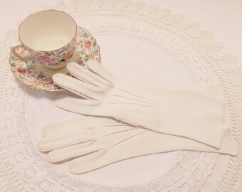 Vintage White ladies Gloves - Mid-arm Length - Cloth - Size Small