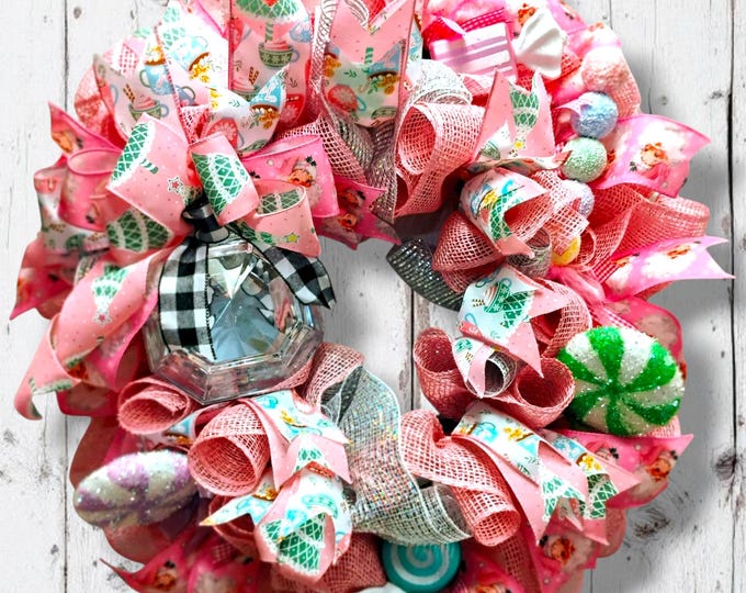 Pink Christmas Wreath: Candy Ornaments & Santa Ribbon - Holiday Door Decor