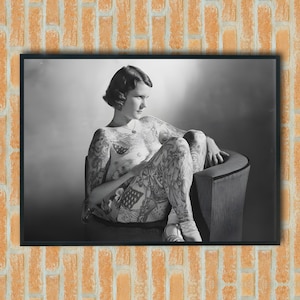 Impression photo femme tatouée vintage : oeuvres d&#39;art sur toile étranges et insolites