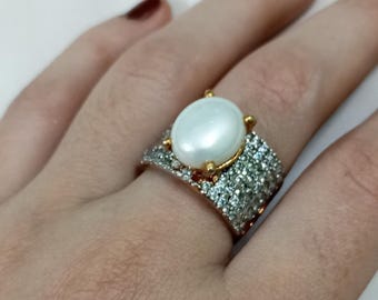 oval mother of Pearl Ring