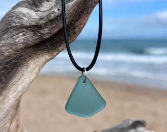 Collar de auténtico cristal del Mar Báltico / Gargantilla minimalista de cuero