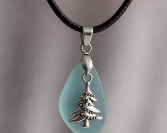 Christmas Tree Necklace, Sea Glass Necklace | Holiday Gift for Her | Winter Pendant | Handmade Jewelry | Beach Jewelry | Christmas Necklace