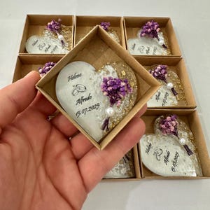 Personalisierter Magnet Favor, Epoxidharz-Magnet, Verlobungsgeschenk, Brautpartybevorzugungen, Trockenblumenmagnet für Gäste, Hochzeitsgeschenke, Hochzeitsmagnet