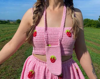 Conjunto de vestido de crochê com estampa de morango, roupa de verão rosa feita à mão com bolsa.
