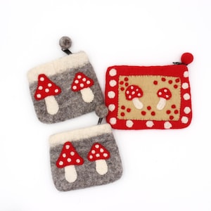 Handmade Mushroom Pouch – Wool Felt Zipper Purse, Woodland Aesthetic Bag