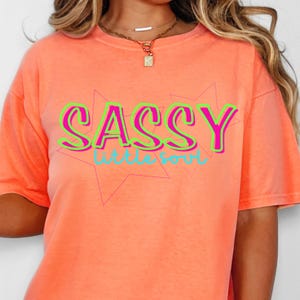 Pequena Alma Atrevida Png, PNG Engraçado Neon da Moda, Png Sarcástico, DTF de Mamãe Retro, PNG de Mamãe Engraçada, PNG de Humor Adulto, PNG de Sublimação de PNG Sarcástico Engraçado