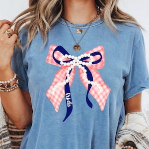 Mascota escolar personalizada a cuadros preppy PNG para camiseta de espíritu escolar coqueta, diseño personalizado para mamá, día del deporte, fútbol universitario