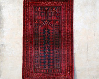 Vintage Baluch Prayer Rug – Hand-Knotted Wool, Red & Navy, Small Area (61x38")