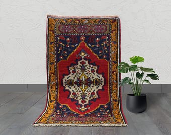 Vintage Medallion Wool Rug: 3.3x1.1 ft, Hand-Knotted Tribal Design