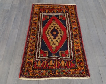 Vintage Red Navy Turkish Rug - Exquisite Hand-Knotted Wool, Anatolian Medallion Design