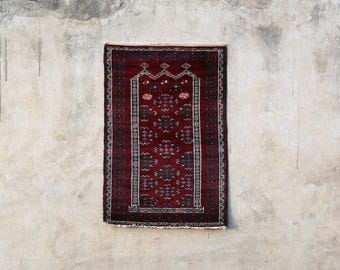 Vintage Baluch Prayer Rug – Hand-Knotted Wool Tribal Accent Rug