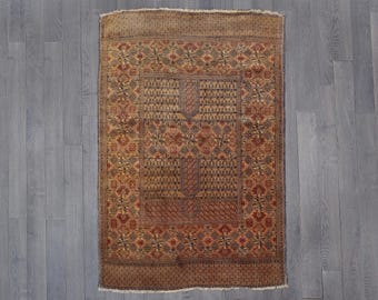 Vintage Baluch Prayer Rug | Hand-Knotted Wool, Tribal Design