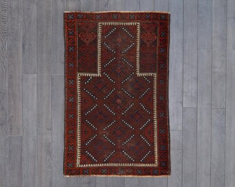 Handmade Wool Rug – Geometric Design, Red & Brown Tones [139 x 91 cm]