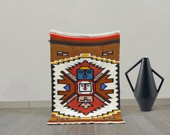 Vintage Zapotec Oaxaca Wool Flatweave – Handwoven “Sun & Two Faces” Mexican Kilim, Wall-Hanging/Accent Rug